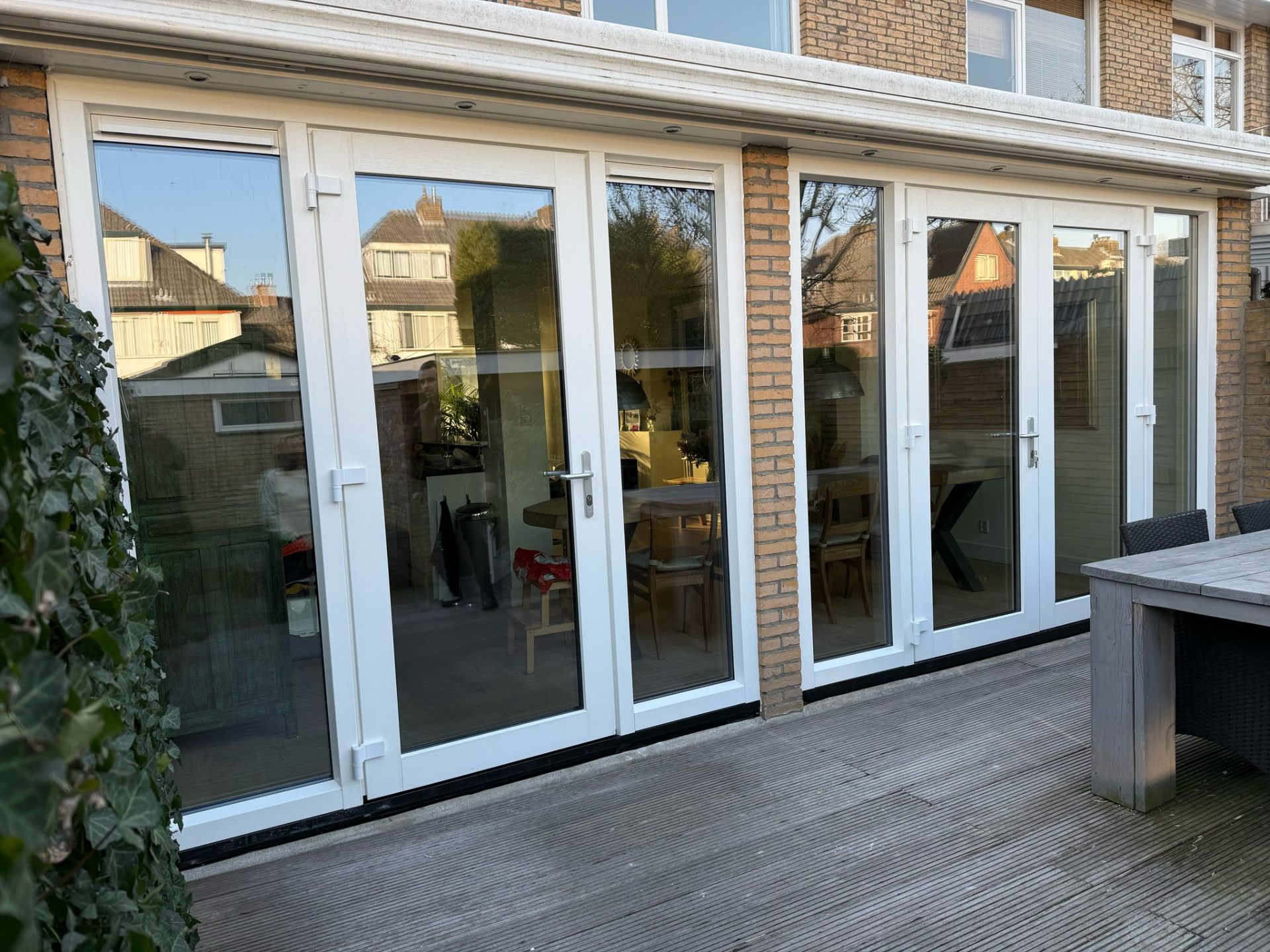 Modern huis met nieuwe kunststof kozijnen